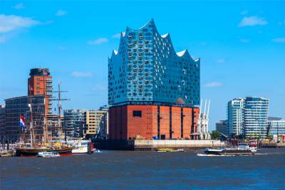 Blick auf die Elbphilharmonie in der Uni- und Studienstadt Hamburg
