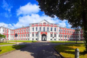 Hauptgebäude der LBTU Jelgava Lettland