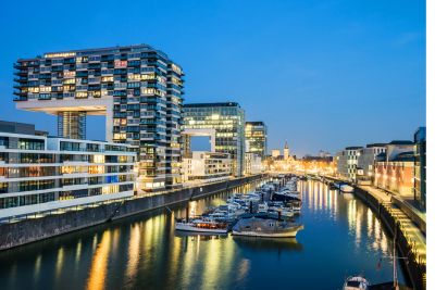Blick auf den Rheinauhafen in Köln